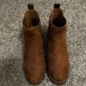 Women’s Brown Faux Suede Chelsea Boots Size 10